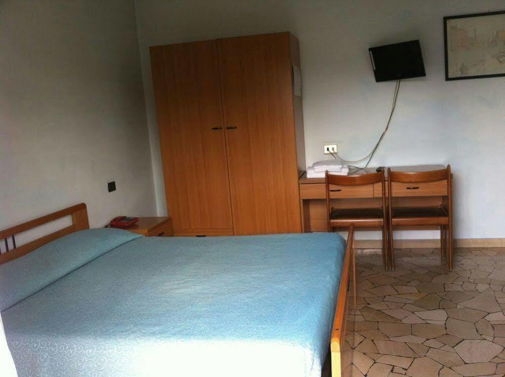 Hotel Mira วาเรเซ ภายนอก รูปภาพ